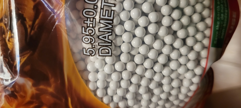 A real photo din Bile G&G Armament 0.25g 4000buc by Zoli (5)