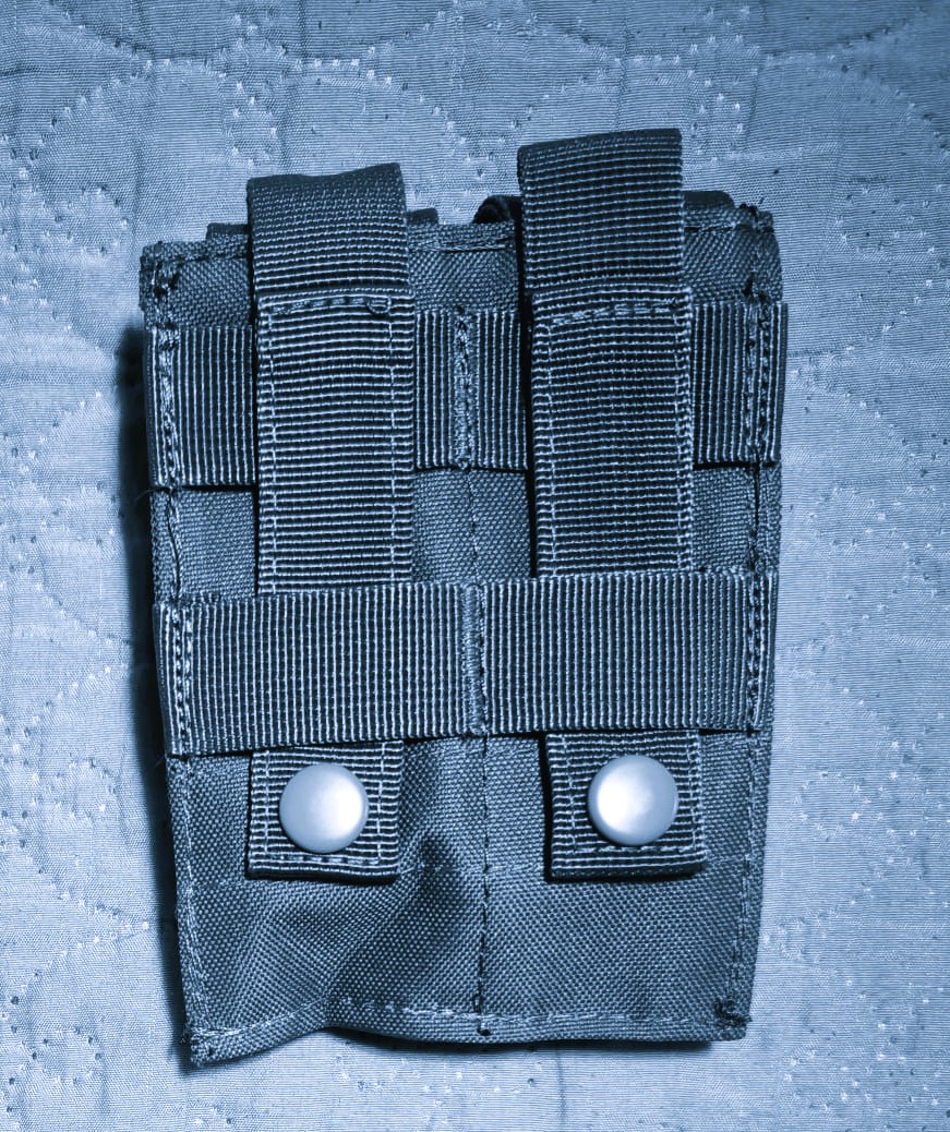 A real photo din Portincarcator dublu pistol Negru by Solo (3)