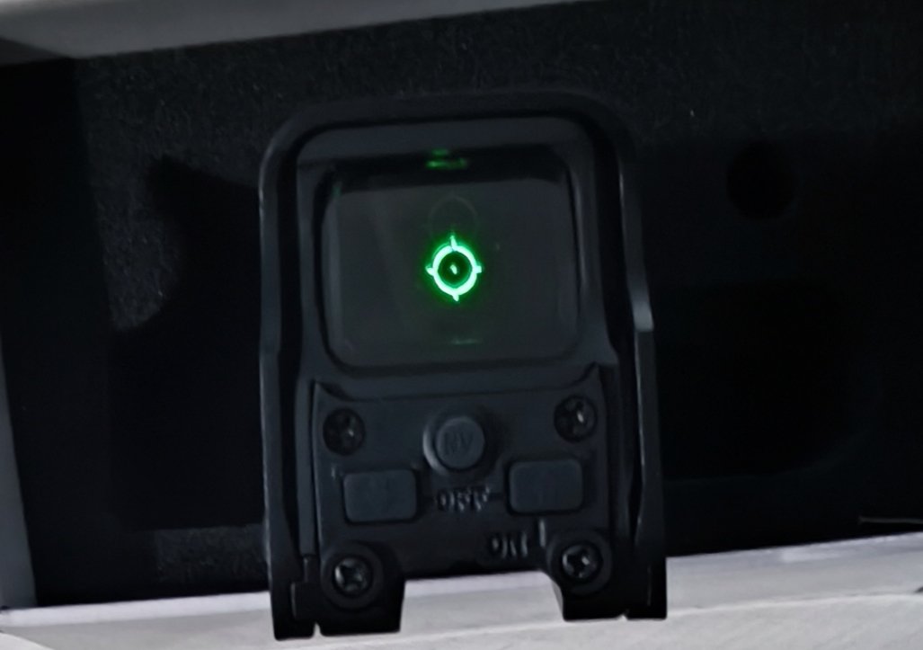 A real photo din Red dot holografic JS-Tactical by Solo (1)