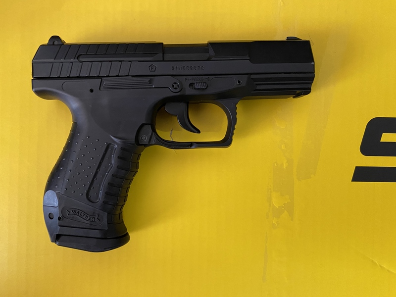 A real photo din Walther P99 DAO CO2 Umarex by Daniel Ivan (3)