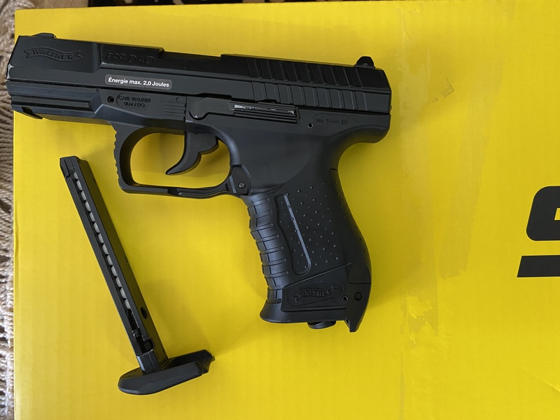 A real photo din Walther P99 DAO CO2 Umarex by Daniel Ivan (3)