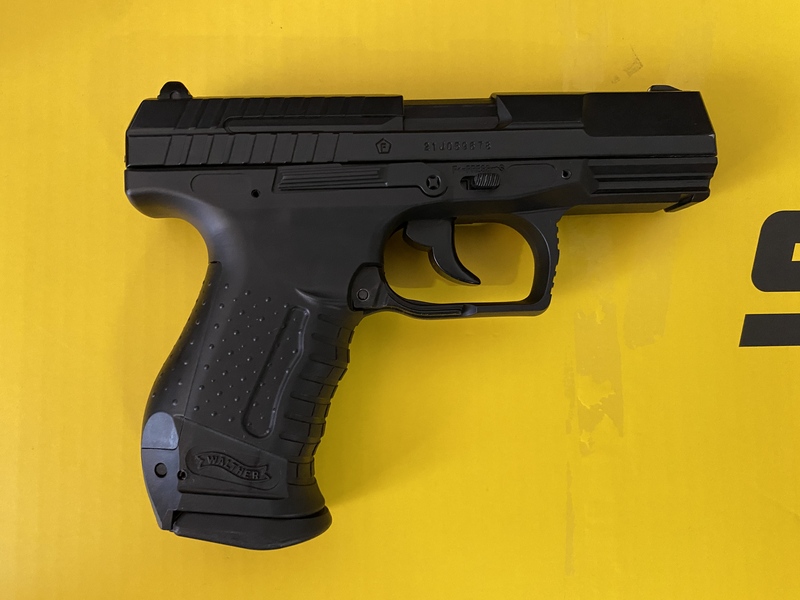 A real photo din Walther P99 DAO CO2 Umarex by Daniel Ivan (1)