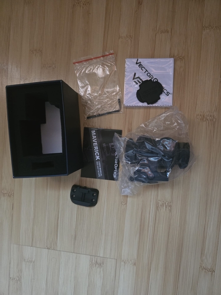 A real photo din Red dot Maverick-II 1X25 Gen II Vector Optics by Gabriel (2)