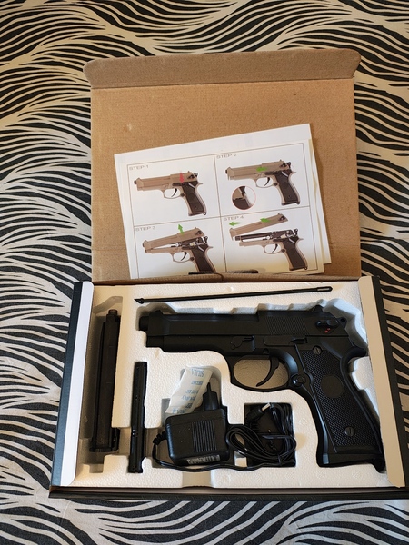A real photo din Replica pistol Beretta 92F CM126 negru by Corneliu B (6)